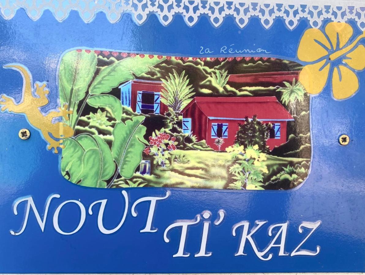 Nout Ti Kaz Le Bains L'Etang-Sale Exterior foto